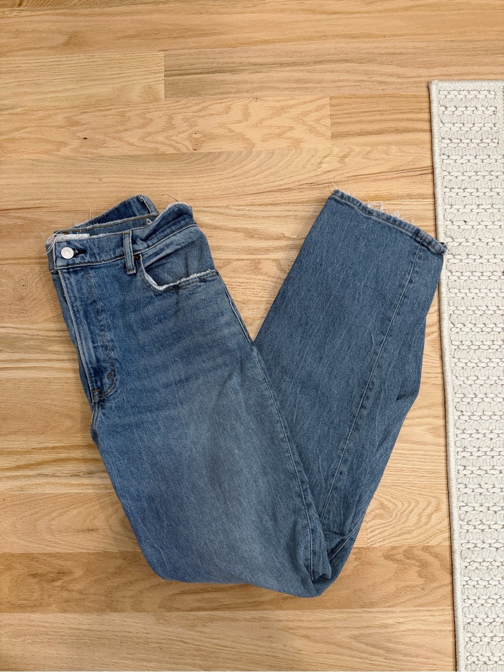 Abercrombie 90s Straight Ultra High Rise Size 10/30
